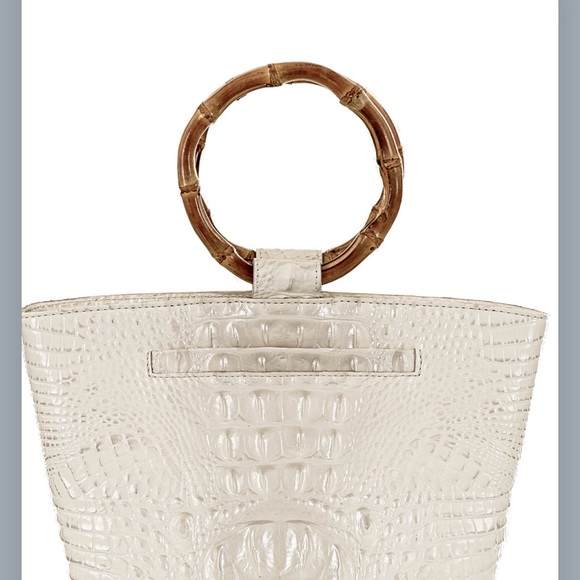 Gorgeous bag beautiful detail handle wood perfect size too - Picture 7 of 8